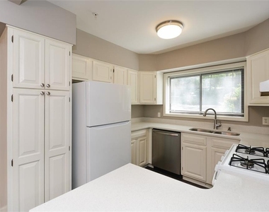 607 Lismore Se - Photo Thumbnail 14
