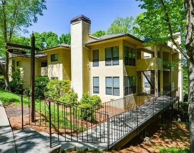 607 Lismore Se - Photo Thumbnail 2