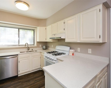 607 Lismore Se - Photo Thumbnail 15