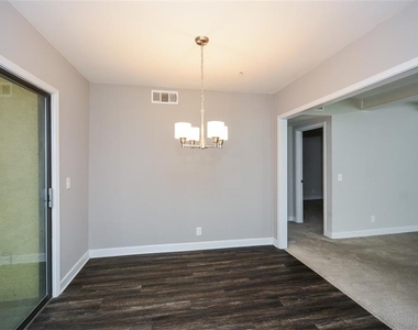 607 Lismore Se - Photo Thumbnail 12