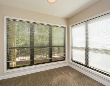 607 Lismore Se - Photo Thumbnail 6