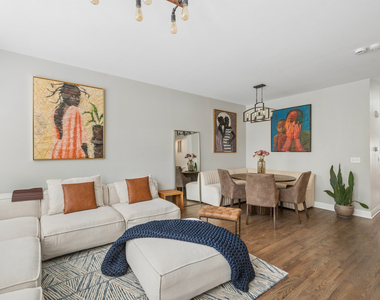 2504 S Calumet Avenue - Photo Thumbnail 4