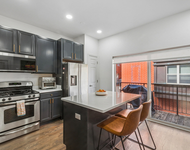 2504 S Calumet Avenue - Photo Thumbnail 7