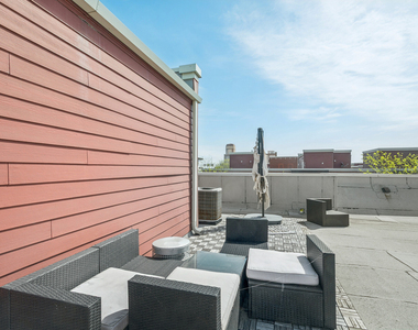 2504 S Calumet Avenue - Photo Thumbnail 12