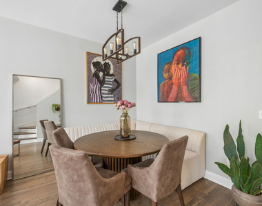 2504 S Calumet Avenue - Photo Thumbnail 5