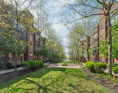 2504 S Calumet Avenue - Photo Thumbnail 13