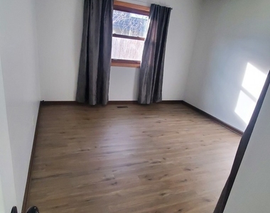 202 Highbury Drive - Photo Thumbnail 1