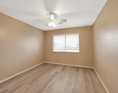 16423 Ash Point Lane - Photo Thumbnail 31