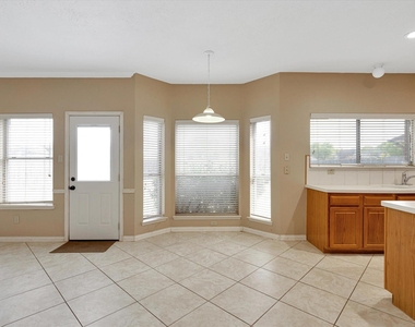 16423 Ash Point Lane - Photo Thumbnail 11