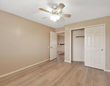 16423 Ash Point Lane - Photo Thumbnail 32