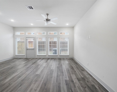 7242 Saint Augustine Street - Photo Thumbnail 7