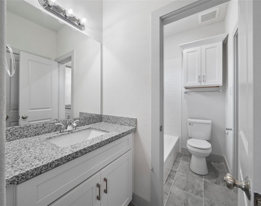7242 Saint Augustine Street - Photo Thumbnail 11