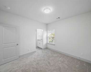 7242 Saint Augustine Street - Photo Thumbnail 13