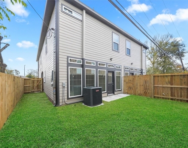 7242 Saint Augustine Street - Photo Thumbnail 19