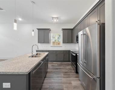 7242 Saint Augustine Street - Photo Thumbnail 5