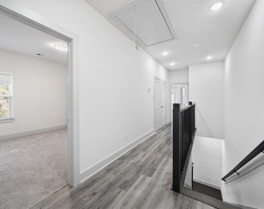 7242 Saint Augustine Street - Photo Thumbnail 9