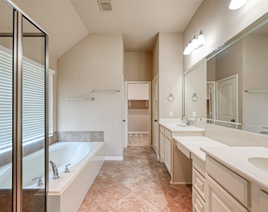 6206 Falling Briar Lane - Photo Thumbnail 38