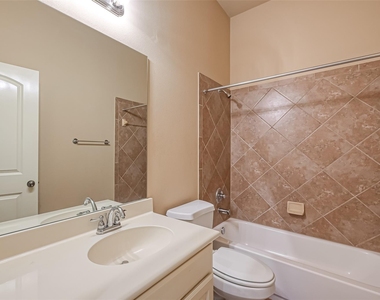 6206 Falling Briar Lane - Photo Thumbnail 31