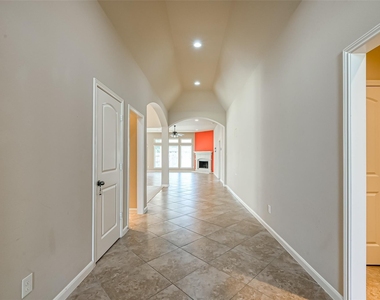6206 Falling Briar Lane - Photo Thumbnail 10