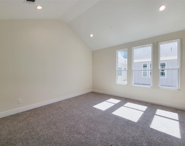 5931 Beall Street - Photo Thumbnail 18