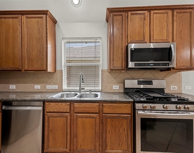 6907 Birnam Garden Lane - Photo Thumbnail 6