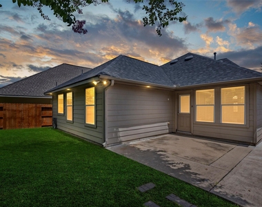 6907 Birnam Garden Lane - Photo Thumbnail 23