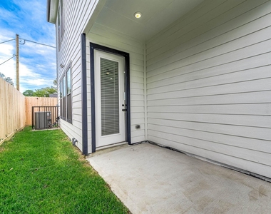 2716 Spence Street - Photo Thumbnail 33