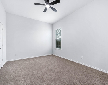 2716 Spence Street - Photo Thumbnail 19