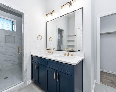 2716 Spence Street - Photo Thumbnail 24