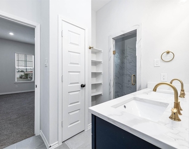 2716 Spence Street - Photo Thumbnail 25