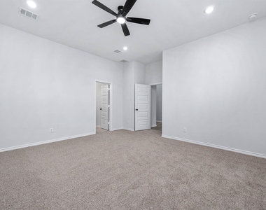 2716 Spence Street - Photo Thumbnail 23