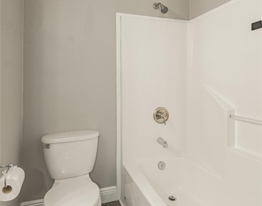 164 Varsity Drive - Photo Thumbnail 31
