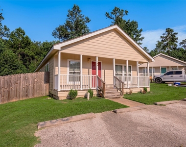 164 Varsity Drive - Photo Thumbnail 2