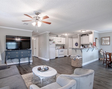 164 Varsity Drive - Photo Thumbnail 1