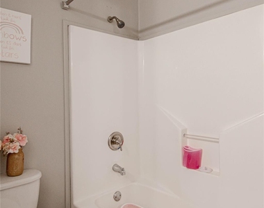 164 Varsity Drive - Photo Thumbnail 24