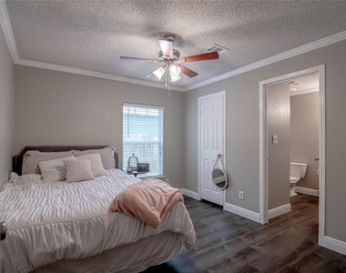 164 Varsity Drive - Photo Thumbnail 17