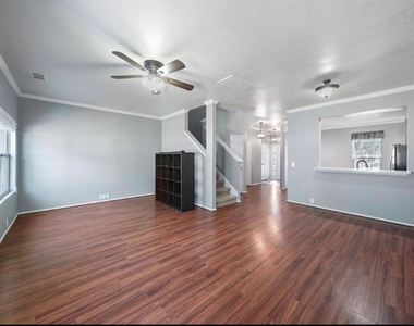 29705 Parliament Hills Drive - Photo Thumbnail 7