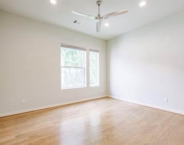 711 W Clay Street - Photo Thumbnail 42