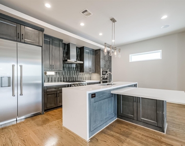 711 W Clay Street - Photo Thumbnail 14