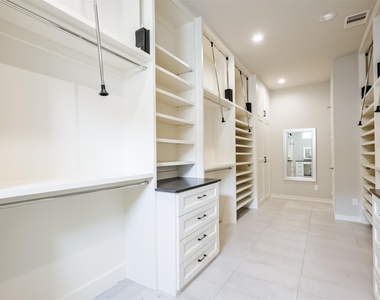 711 W Clay Street - Photo Thumbnail 37