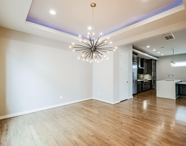 711 W Clay Street - Photo Thumbnail 19