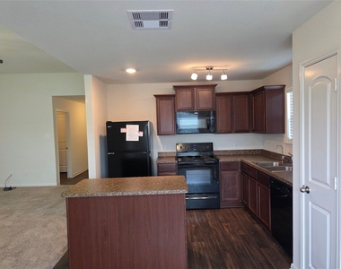 723 Crystal Lakes Drive - Photo Thumbnail 13
