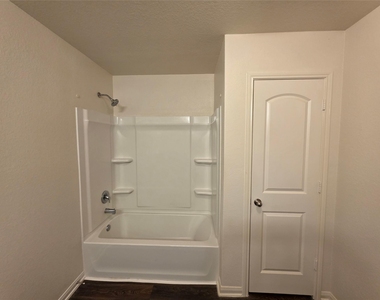 723 Crystal Lakes Drive - Photo Thumbnail 24