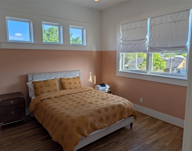 709 E 13th Street - Photo Thumbnail 32