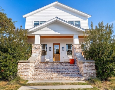 709 E 13th Street - Photo Thumbnail 1