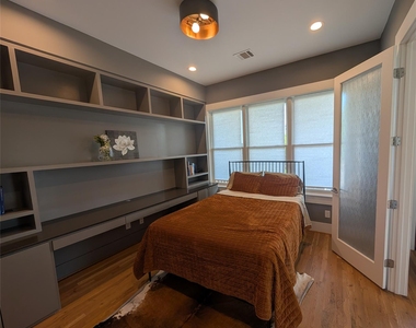 709 E 13th Street - Photo Thumbnail 7