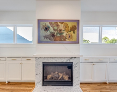 709 E 13th Street - Photo Thumbnail 17