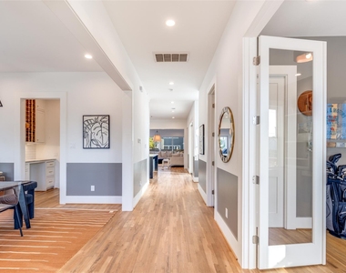 709 E 13th Street - Photo Thumbnail 5