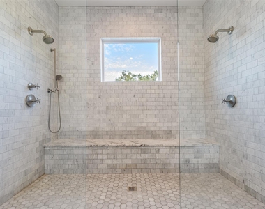 709 E 13th Street - Photo Thumbnail 25