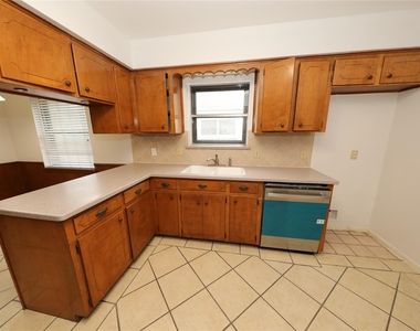 8519 Leader Street - Photo Thumbnail 16
